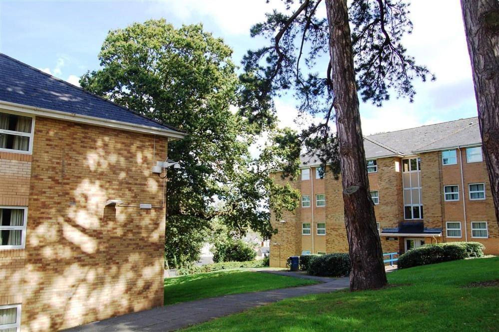 Plas Gwyn Halls, Cardiff Met University Eksteriør billede